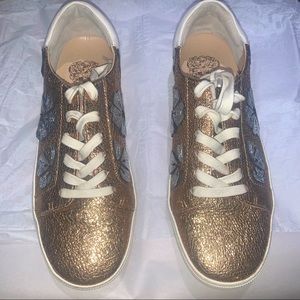 Vince Camuto Claudina Sneakers Gold/Silver Sz 7.5